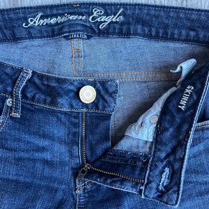 American Eagle Women’s Jeans Skinny low rise Stretch Size: 10 Long Color: Blue